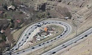 تردد در محورهاي مواصلاتي كشور به ‌روال عادي در جريان است/ کاهش تردد جاده ای