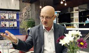 مهرنیا:"ستاره‌های نبرد هوایی" به پنج جلد می‌رسد/ "خلبان بی‌پروا" را در دست تألیف دارم