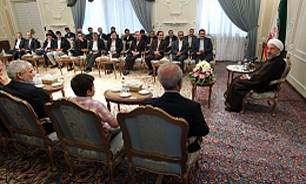 جمهوری اسلامی ایران برای رفع مشکلات منطقه تلاش می‌کند