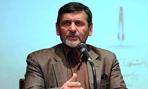 افرادی به تندی با غرب معترضند،‌ اما خودشان با منتقدان تندی می‌کنند