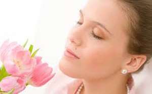 تأثیر بوی خوش در چهره افراد