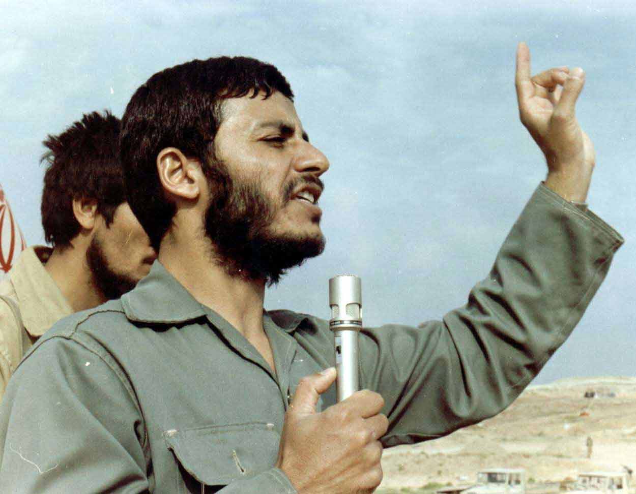 ماجرای پس گردنی زدن حاج همت