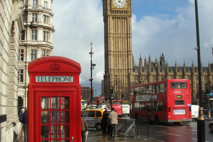 کاهش چشمگیر پوند در برابر دلار