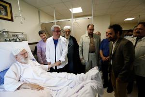 حضورم در بیمارستان موجب خنده رهبر انقلاب شد