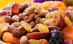 برگه هلو، انجیر خشک و خرما بهترین میان وعده برای دانش‌آموزان