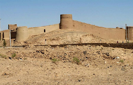 ارگ تاریخی انار از دوره های پیش از اسلام + تصاویر
