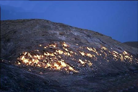 کوهی که شبانه روز می سوزد + تصاویر