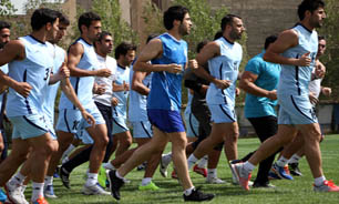 از صحبت های قلعه نویی با بازیکنان تا شبیه سازی ذوب آهن در تمرین استقلال