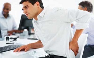 بااین علائم شاید شما هم سنگ کلیه داشته باشید!