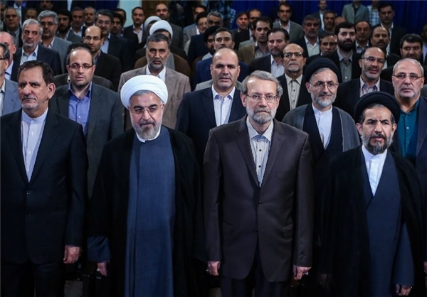 رئیس جمهور : تورم مهار شده و کشور از رکود خارج شده است /لاریجانی: نباید همه معوقه‌دارن را دزد بنامیم