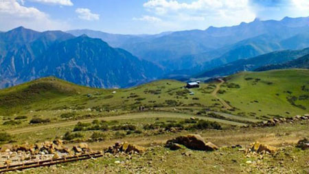 کوه لاکمر در دریایی از ابر + تصاویر