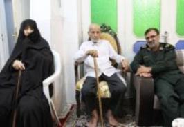 دیدار فرمانده سپاه استان قم با خانواده شهید دل‌آذر