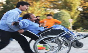 آرزوی پرواز کودکی معلول در "ماها فقط نگرانتیم"