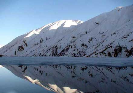 زیبایی خیره كننده و چشم اندازهای بدیع  در دریاچه گهر + تصاویر