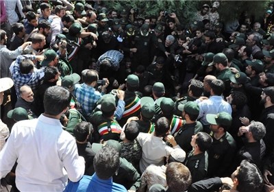 پدر شهید صارمی در بروجرد تشییع شد