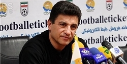 قلعه نویی:شانس به استقلال هم رو می کند/آیا بد می شود کسی بیاید به فوتبال خدمت کند!