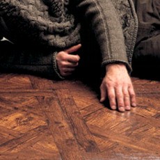 ظرف سه سوت پارکت ها را تمیز کنید