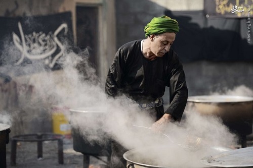 عکس/ پخت نذری سیدالشهداء زیر سایه وحشت از آل خلیفه‬