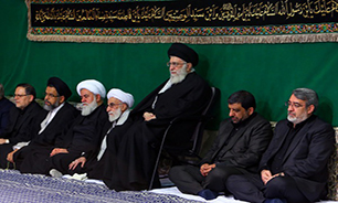 سومین شب عزاداری محرم ۱۴۳۶ در حسینیه امام خمینی(ره) + تصاویر