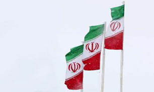 اهتزاز پرچم مقدس ایران در دریای آزاد از وظایف ناوگروه نیروی دریایی ارتش است