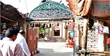 آرامگاه لعل شهباز قلندر در" پاکستان"+ عکس