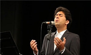 استعدادهای آوازخوانی مانند باروت نم کشیده‌اند