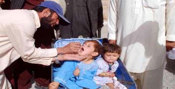 رنج کودکان" پاکستانی" در روز جهانی مبارزه با فلج اطفال