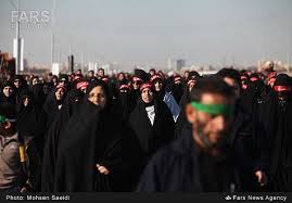 حرکت دسته‌های عزاداری در اربعین حسینی از حرم تا جمکران