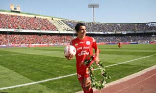 نوروزی:امیدوارم افتخار زدن چهارمین گل دربی برای پرسپولیس را داشته باشم