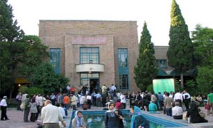 اهدای جوایز و افتتاحیه‌ای بدون نمایشگاه