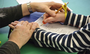 وقتی درمانی از جنس کار به کمک افراد ناتوان می‌شتابد