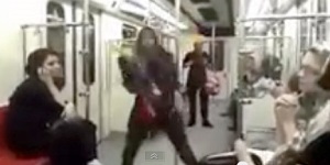 رقص دختر جوان در متروی تهران جهانی شد!