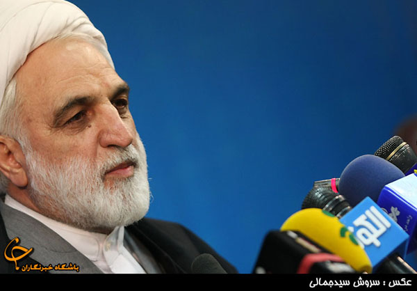 عاملان اسیدپاشی در اصفهان هنوز دستگیر نشده‌اند