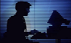 دستگیری عامل آموزش اقدامات مجرمانه در اینترنت