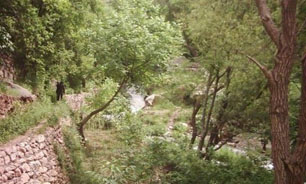 تصاویری از روستای منحصر به فرد در دل دره