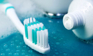 مسواک زدن پس از غذاهای اسیدی، عامل مهم تخریب دندانها