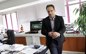 امیر خادم به دنبال یافتن جانشین برای سیاسی