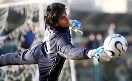 گلر راه آهن بر سر یک دوراهی / طالب لو یا استقلالی می شود یا پرسپولیسی