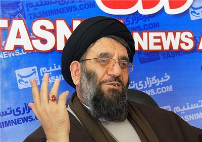 اتکا به اقتصاد مقاومتی تنها راه حل توطئه نفتی استکبار جهانی است