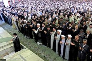 نماز اول وقت یا پاسخ به ارباب رجوع؟+استفتاء