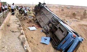 15 کشته و مجروح بر اثر واژگونی مرگبار اسکانیا در اصفهان/ نقص فنی و سرعت غیر مجاز علت حادثه
