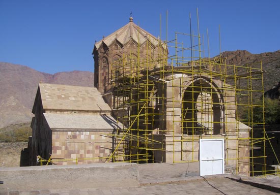 سنت استپانوس کلیسایی در قلب کوه&zwnj;ها + تصاویر