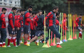 تمرینات تاکتیکی و فوتبال درون تیمی برنامه چهارشنبه پرسپولیس