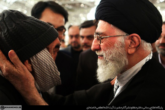 دیدار جانباز ۷۰درصد آقای محمدزاده با رهبر انقلاب + تصاویر
