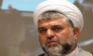 دانشگاه آزاد رودهن شاخه ای از درخت تناور علمی کشور است
