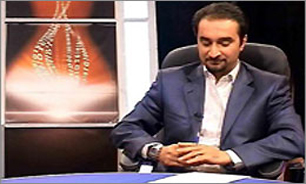 من فقط فارسی حرف می‌زنم