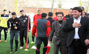 نژادفلاح به تمرین امروز پرسپولیس آمد و مربیان جدید را معرفی کرد