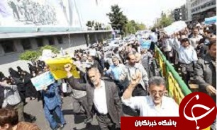 نمازگزاران قزوین علیه کشتار مردم یمن تظاهرات کردند