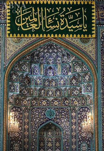 گل آرایی حرم حضرت عباس(ع) در سالروز ولادت حضرت زهرا(س) + تصاویر