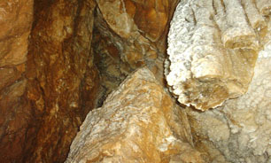 معرفی غار نباتی روستای تاریخی ندوشن